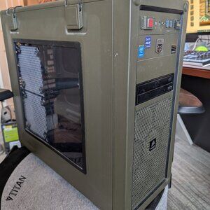 Corsair Vengeance C70 Mid-Tower Gaming Case: Military Green